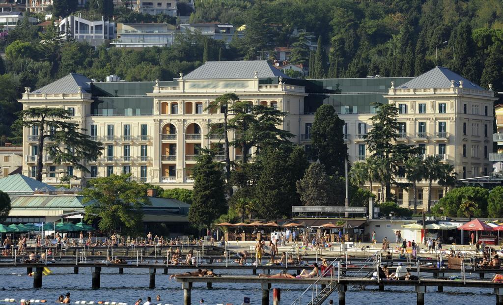 Apartments And Rooms Orazem Zoro Portoroz Bagian luar foto