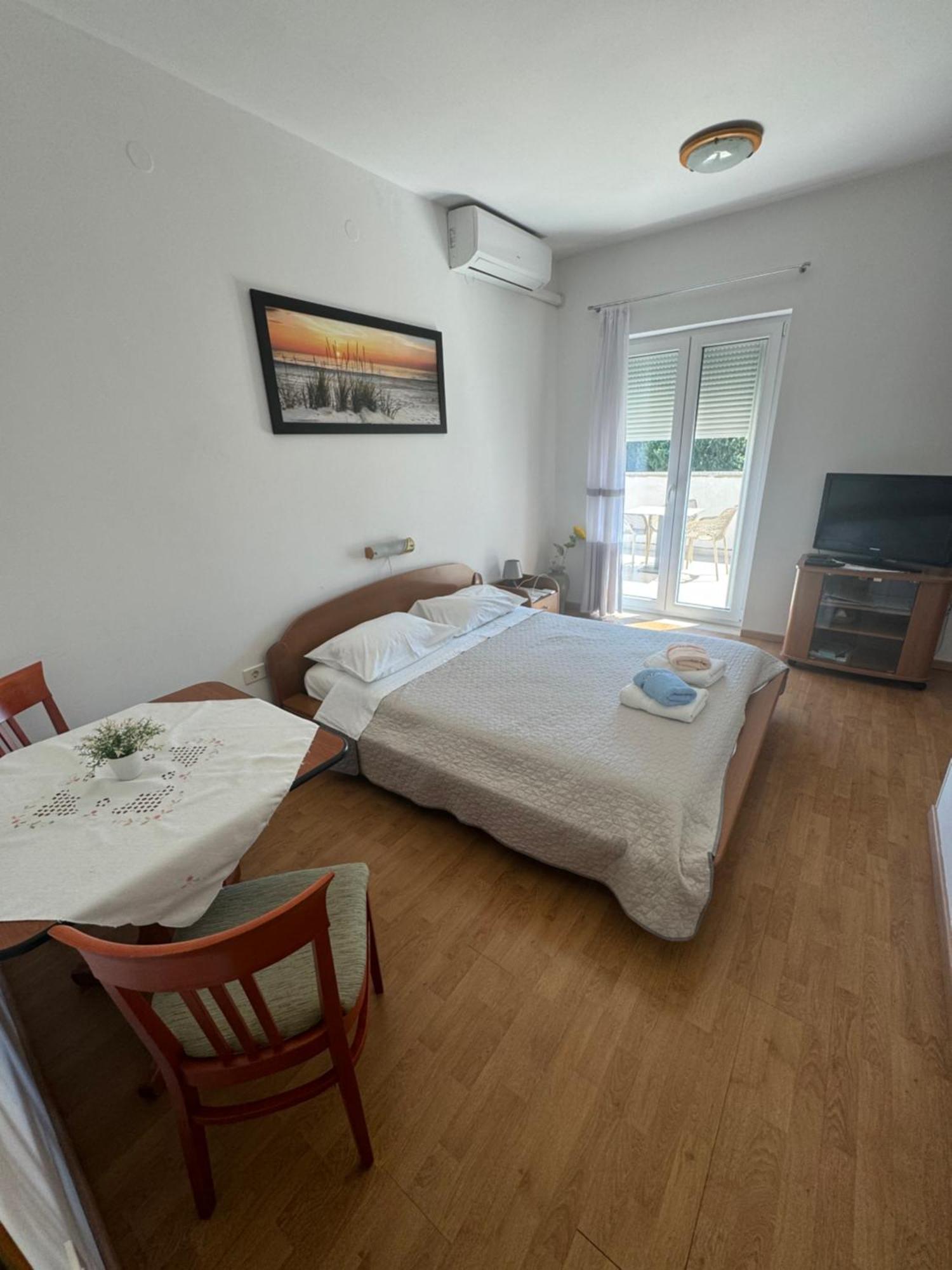 Apartments And Rooms Orazem Zoro Portoroz Bagian luar foto