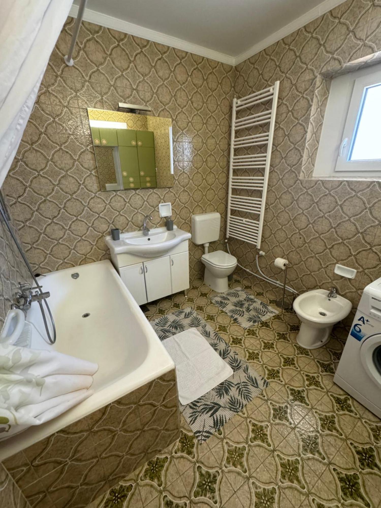 Apartments And Rooms Orazem Zoro Portoroz Bagian luar foto
